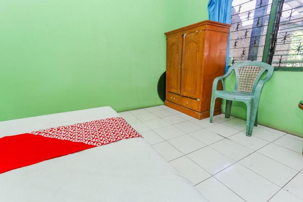 Spot On 94166 Kost Bunda Syariah Ξενοδοχείο Μπεκάσι Εξωτερικό φωτογραφία