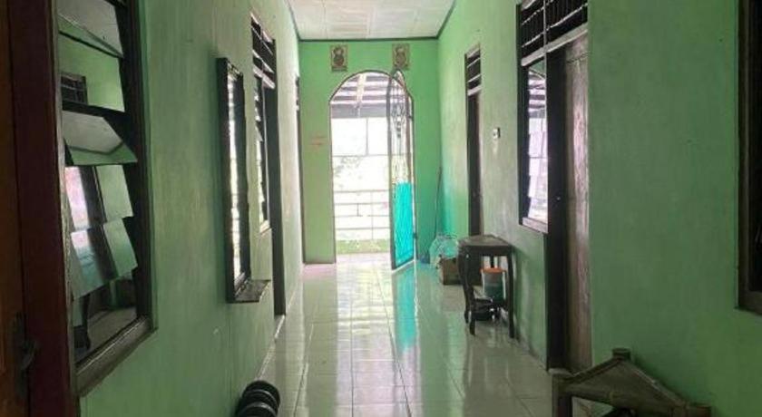 Spot On 94166 Kost Bunda Syariah Ξενοδοχείο Μπεκάσι Εξωτερικό φωτογραφία